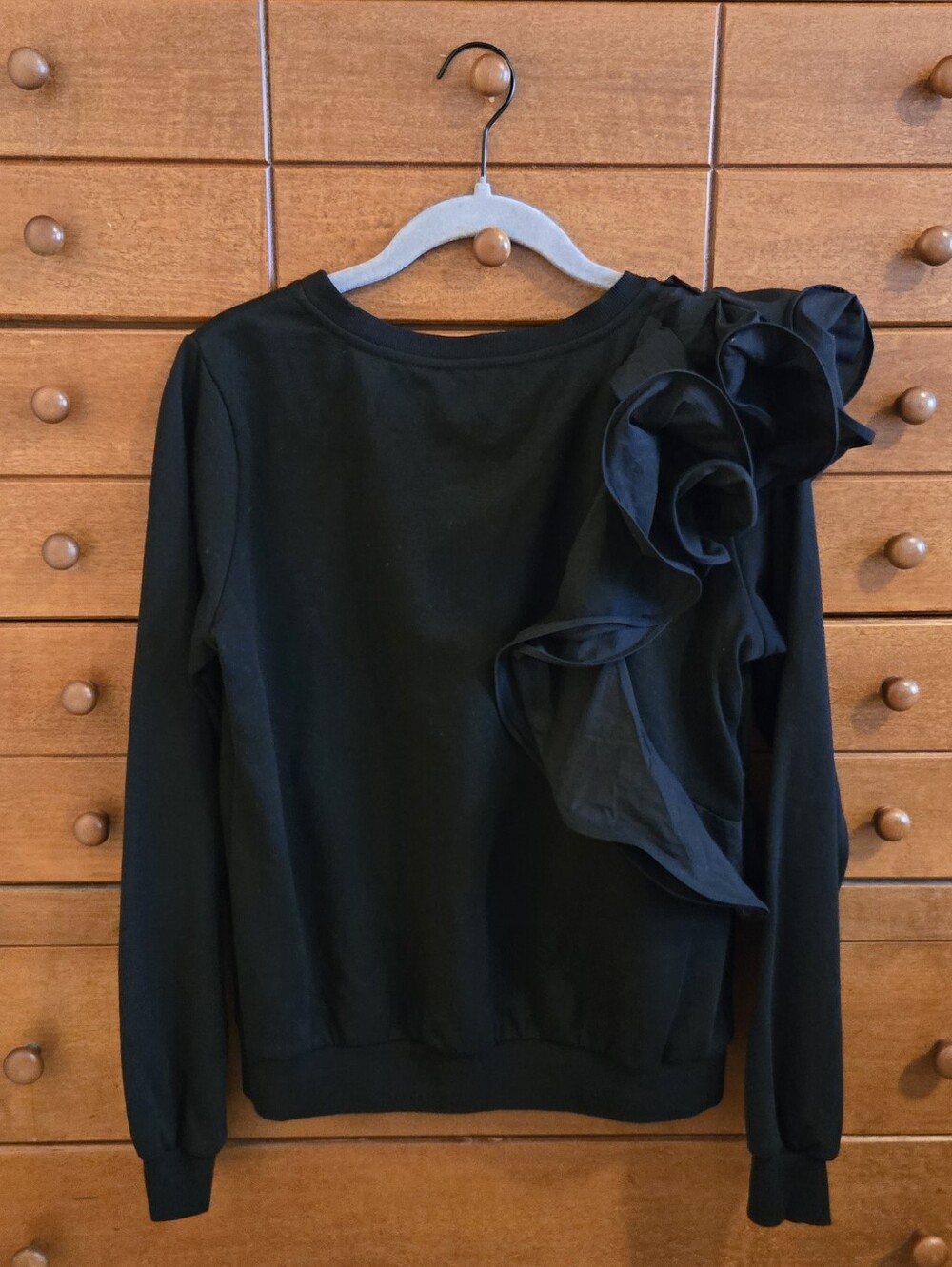 NEW Gracia Black Ruffle-Shoulder Crewneck Sz Large - Picture 2 of 7